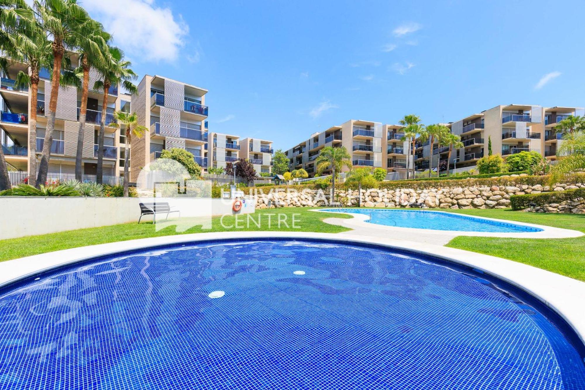 Uhc Paradise Village Family Complex Salou